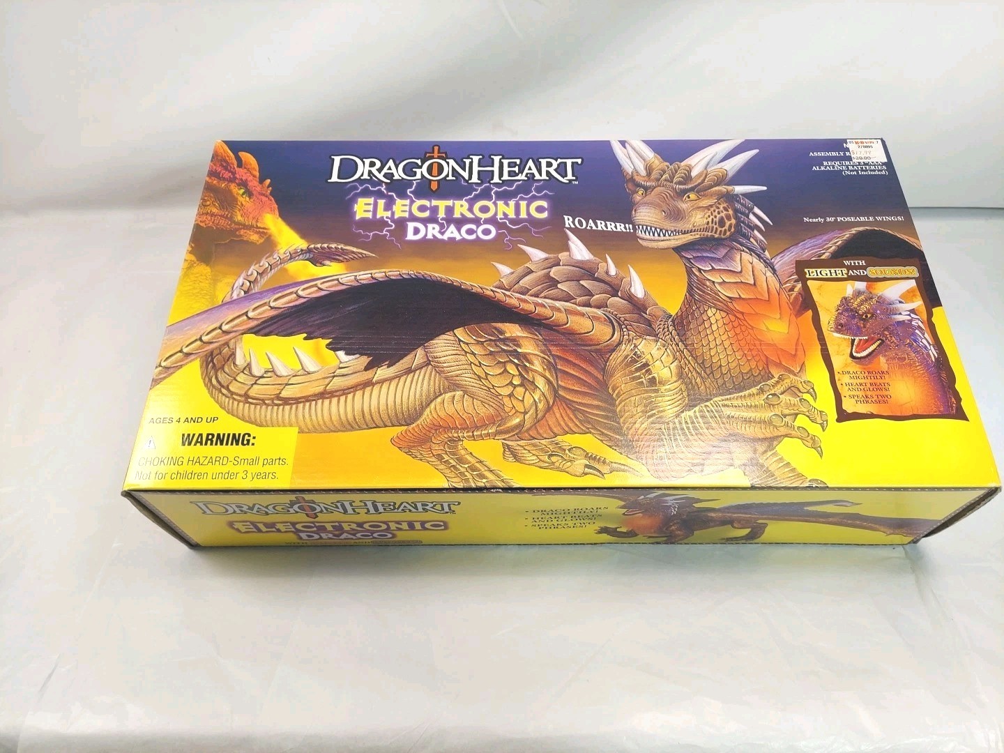 Kenner Dragonheart Electronic Draco 1996 con luz y sonidos nuevo/sellado 61614