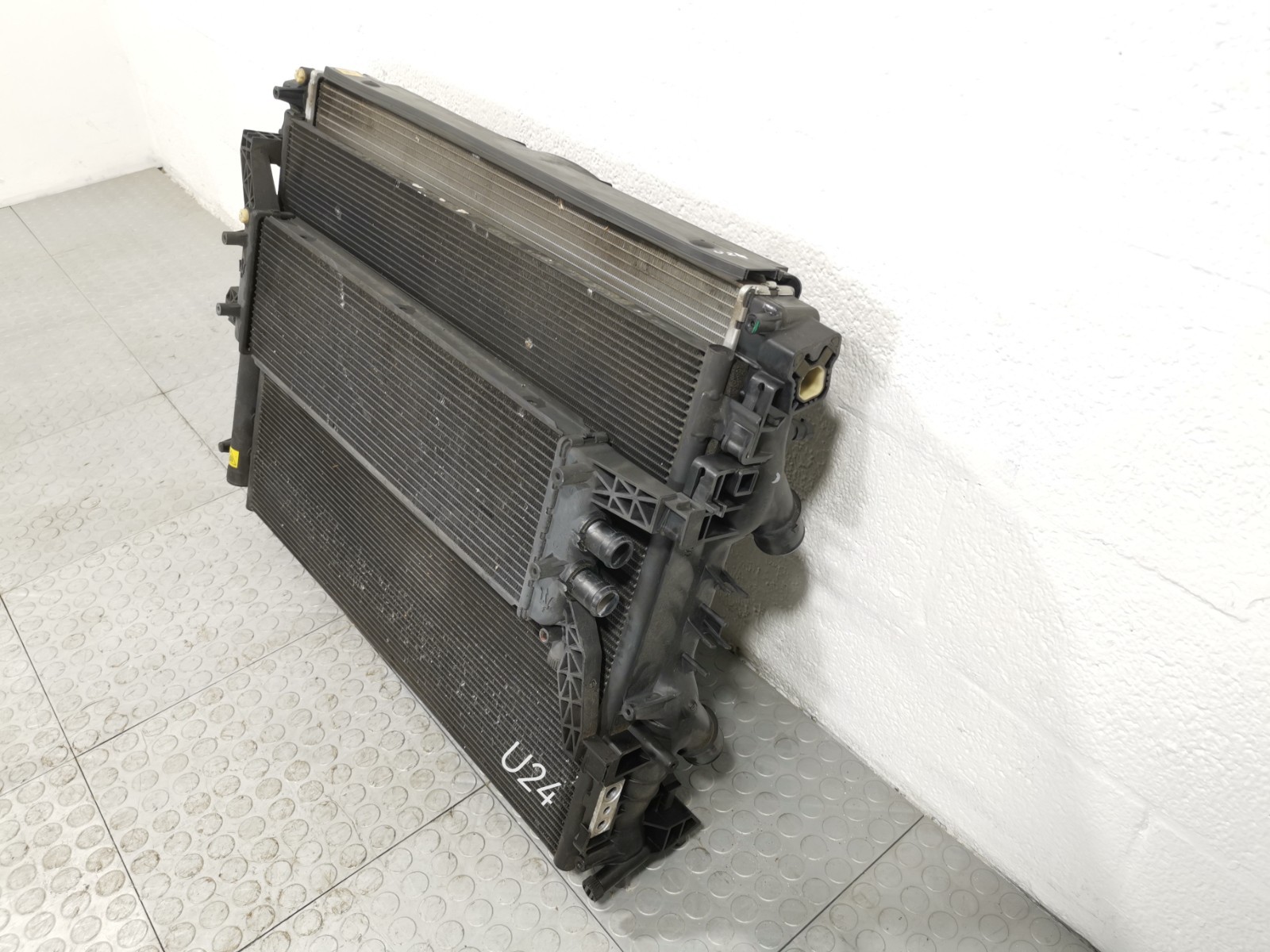 Maserati Ghibli S AWD 3.0L 2014 Front Coolant Cooling Radiator Fan Motor OEM