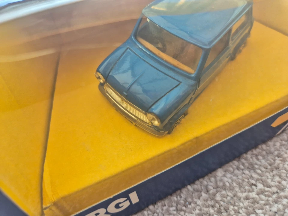 1990 Vintage Corgi 1/36 Azul Clásico Mini Cooper Mayfair Coche de Metal C330/7 - Imagen 3 de 4