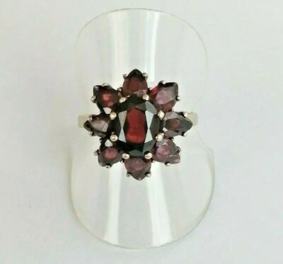 Ring mit Granat in Blumen Form Gold 333 8K Größe 18 mm - 57 (1453) - Bild 1 von 4