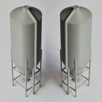 Modelleisenbahn Miniatur Landschaft BAUERNHOF FUTTERSILO/TRICHTER 12Ton 1:76 OO Spur 2 Stück
