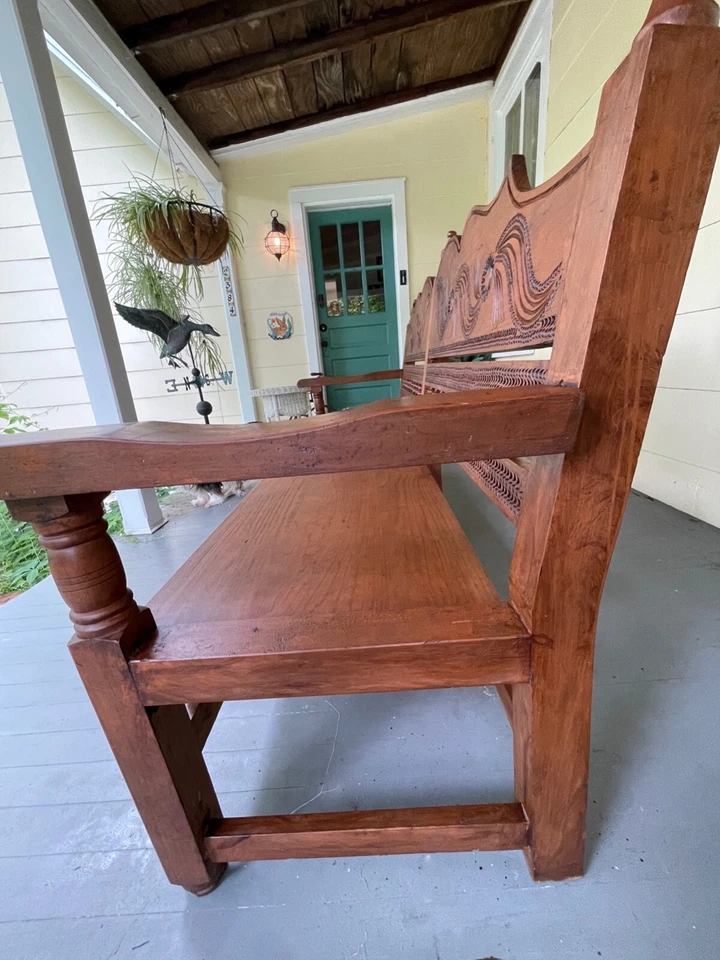 Banco de madera grande (6+ pies) vintage tallado rústico comprado en la década de 1960 Foto 4 de 4