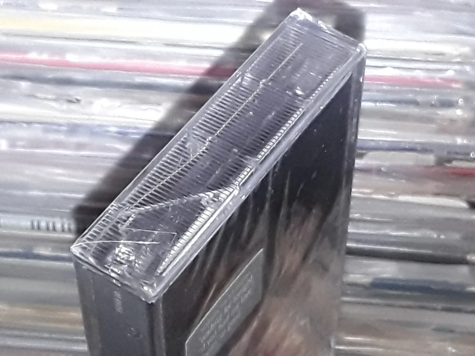 RARE JENNIFER LOPEZ ON THE 6 CASSETTE 1999 USA EDITION HYPE STICKER SEALED - Image 3 of 4