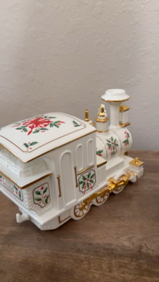 Lenox Holiday Junction 3 Piece porcelain Train set 3 pc, Engine