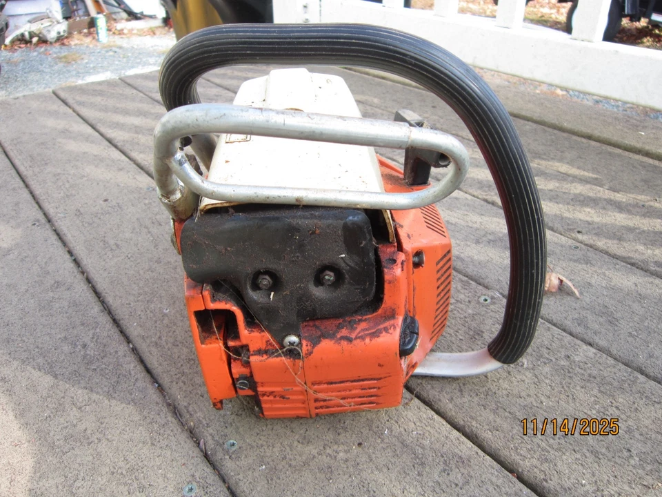 Husqvarna Model 44 Practica Chainsaw Made in Sweden Great Compression VGC Read! - Image 4 of 4