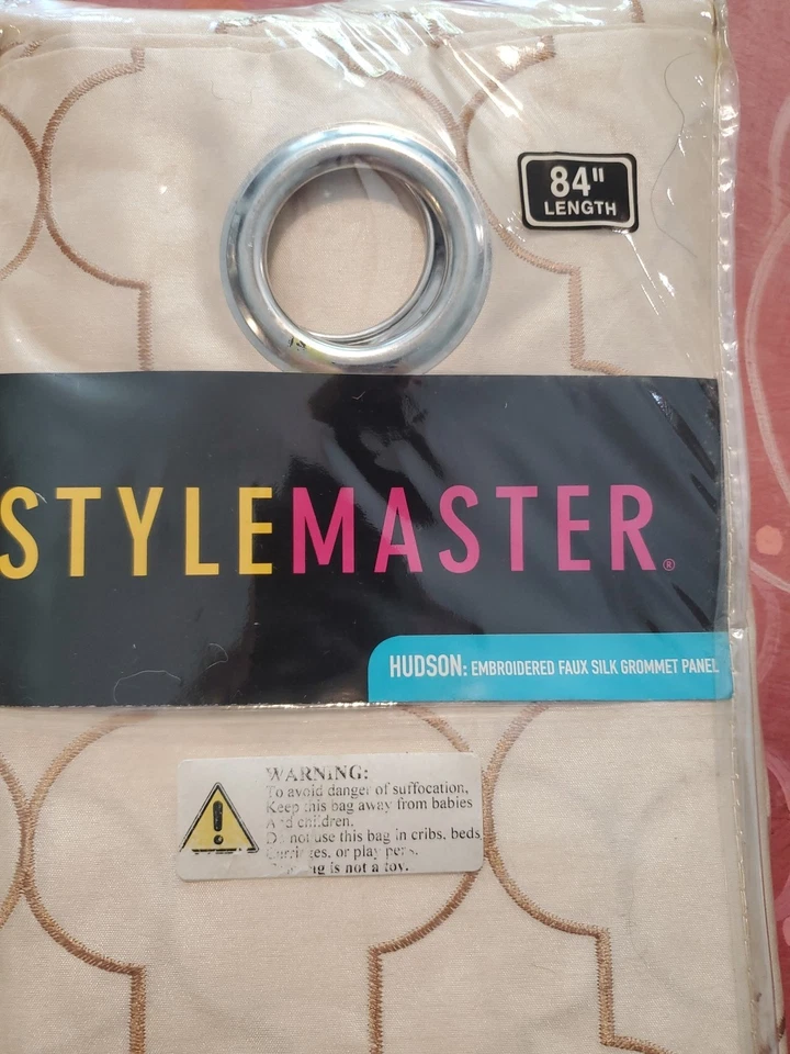 Panel de cortina de seda sintética bordado de lujo con ojal de metal 55" X 84" Hudson Foto 4 de 4