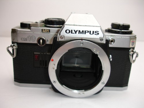 OLYMPUS OM10 35mm SLR Film Camera body OM-10 sn1878899