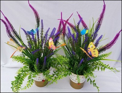 Lavendel Blumen mit Flowers & Garden  Retro-Metalltopf Blumenarrangement