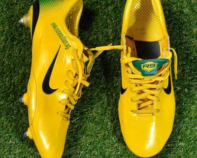 ronaldo nazario shoes