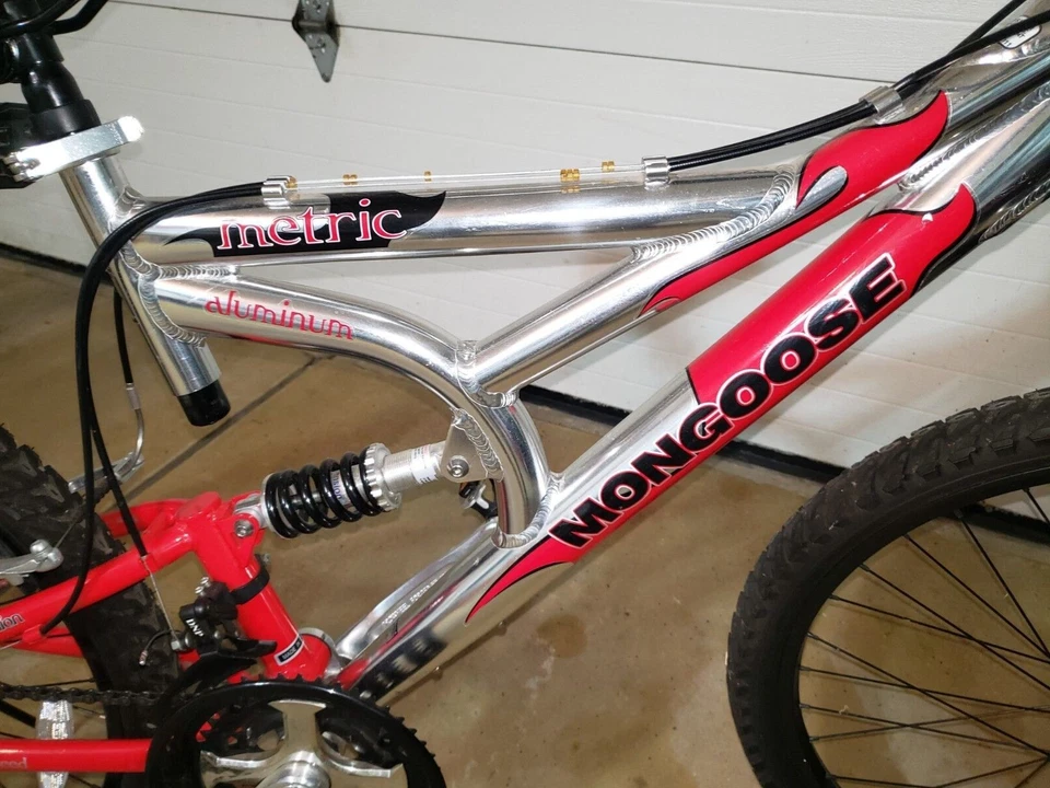 Bicicleta de Montaña Mongoose Metric Niños 21 Velocidades ¡Excelente Estado! Propietario original Foto 3 de 4