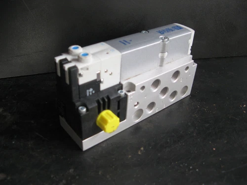 nos FESTO VMPA2-M1H-G-G1/8-PI PNEUMATIC SOLENOID VALVE