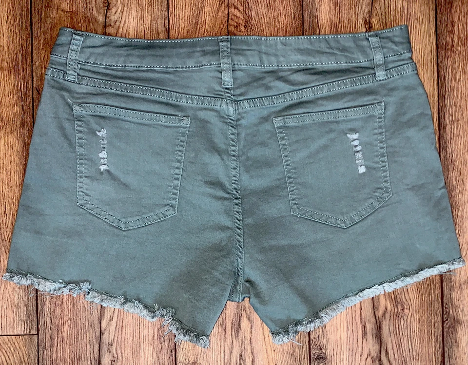 Angel Kiss Army Green Button Up Distressed Shorts Juniors size 13 Inseam 3" - Image 3 of 3
