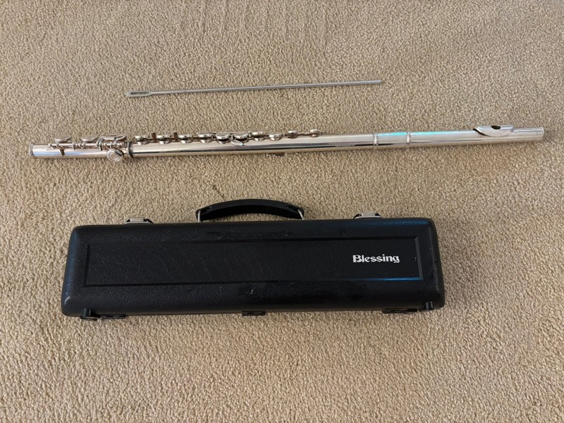 Blessing brand Open hole Flute B101 Lightly Used With Case and Rod