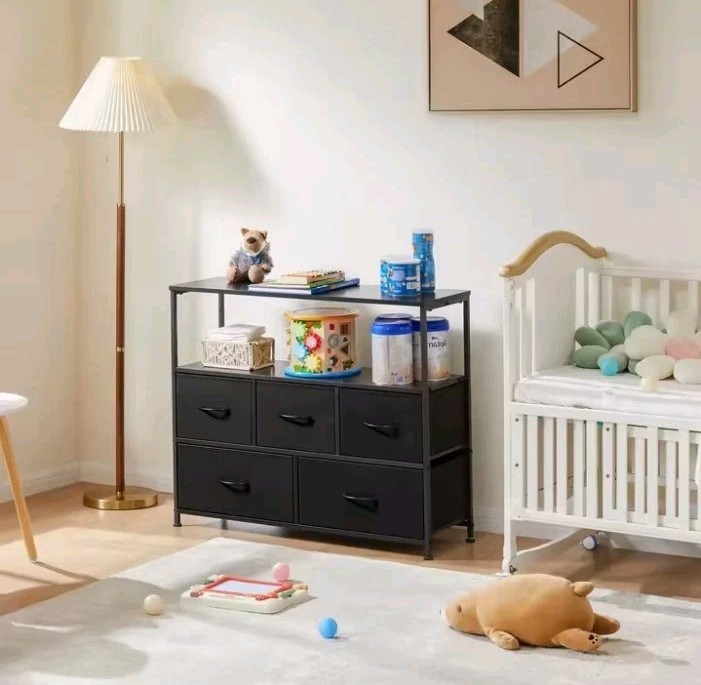 Meuble TV blanc avec commode 5 tiroirs pour optimiser le salon - 3