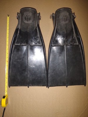 Aqualung Spoiler Fins,Need Straps, Great Condition!  Vintage Scuba Sz. Med.