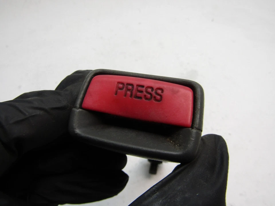 Hebilla de cinturón de seguridad RODEO 1998 2002 ISUZU pasajero derecho cierre de asiento delantero OEM Foto 2 de 4