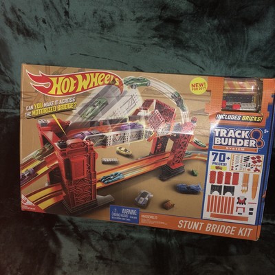 hot wheels track builder bridge