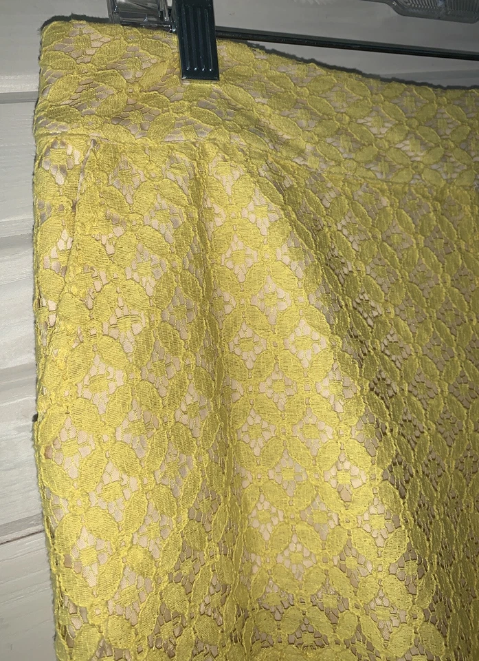Nuevo con etiquetas Pantalones Cortos Kensie Talla 10 Sunglow Amarillo Encaje Superpuesto Bolsillos Delanteros Forrados Precio de venta sugerido por el fabricante $59 Foto 2 de 4