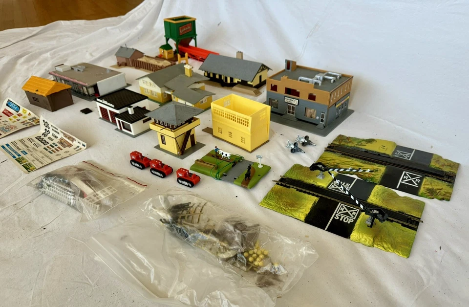 Lote Motores Tren HO, Coches, Casas, Paisaje, Pista, Controladores Foto 3 de 4