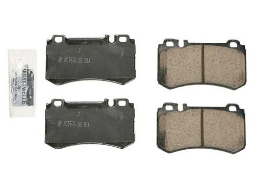 Akebono 64DR99N Rear Brake Pad Set Fits 2003-2006 Mercedes E55 AMG
