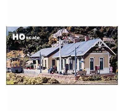 DESIGN PRESERVATION MODELS HO KIT DPM Gold Coal River Passenger Depo (US IMPORT)