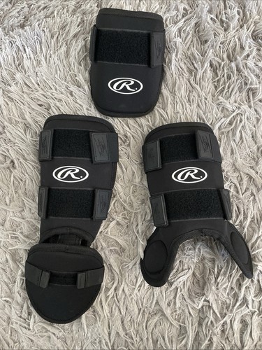 Baseball Hitters Sin Guards And Elbow Guard.