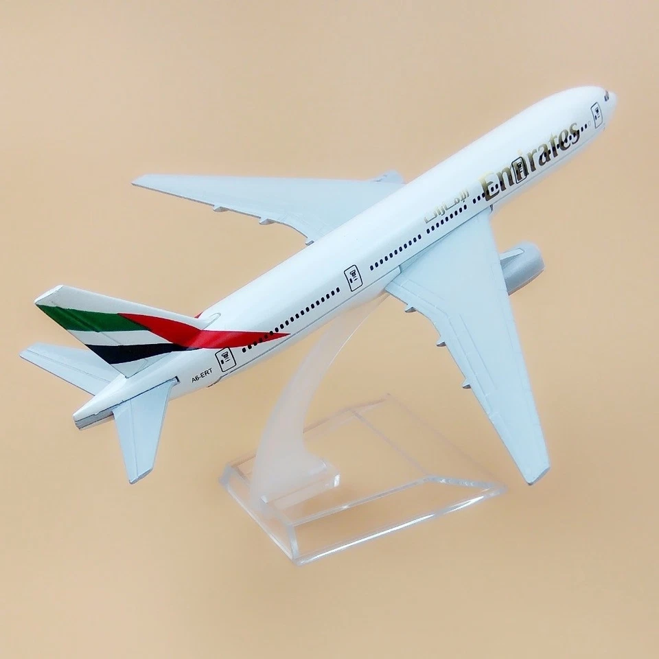 Modellino aereo Diecast in lega 1:400 16 cm Emirates Boeing 777-31HER Collection - Immagine 3 di 4