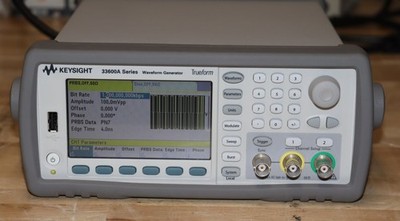 Keysight 33622A Dual Channel Arbitrary Waveform/Function Generator 120MHz w/Opts
