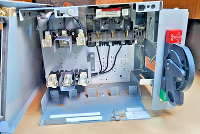   ALLEN BRADLEY 2192 12'' FUSIBLE DISCONNECT FEEDER BUCKET MCC 30A DOOR & HINGES