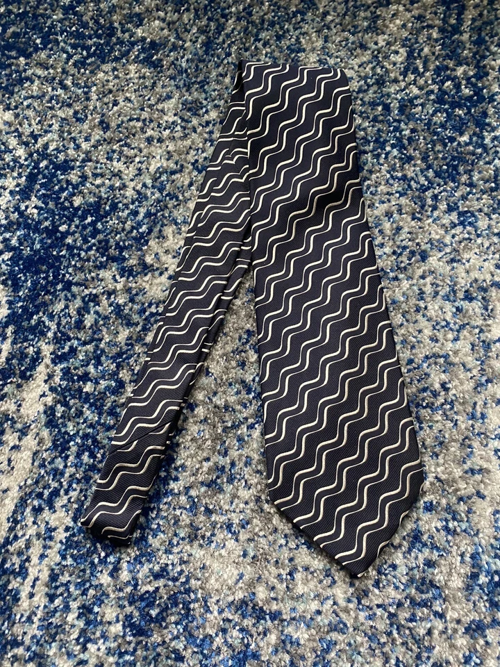 Corbata Ralph Lauren Etiqueta Púrpura Azul Marino Blanco Onda Sesgada Rayas Seda Inglaterra Foto 2 de 4