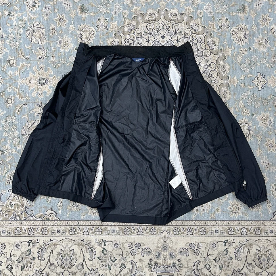 Vintage Asics windbreaker jackets one layer good condition - Image 2 of 4