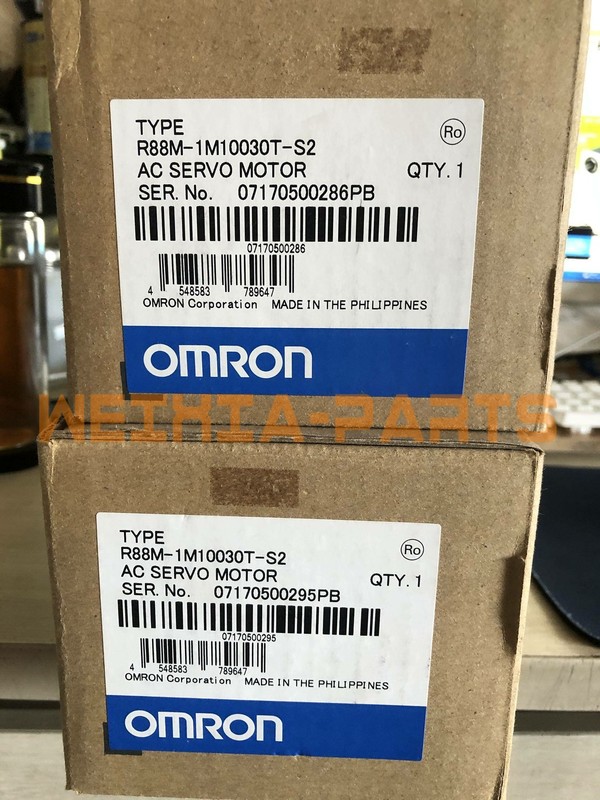 ONE OMRON R88M-1M10030T-S2 R88M1M10030TS2 AC Servo Motor NEW