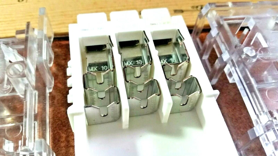 QTY-2 (10 AWG) SELF CONTAINED 19403-1300 MOLEX POWER CONNECTOR 10 AWG 2 pc - Image 2 of 4