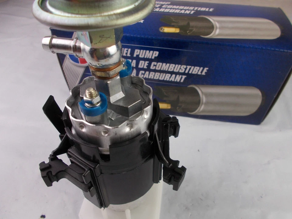 Bomba de combustible eléctrica CARQUEST E3246795 se adapta; BMW M5 1991-1993 Foto 3 de 4