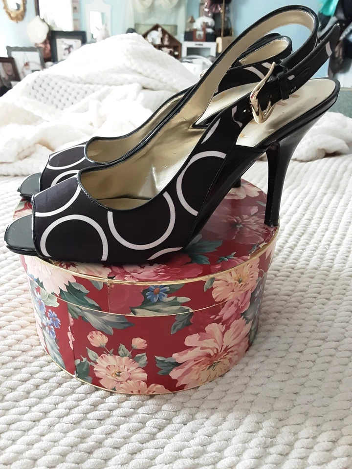 Unisa "Unmirabelle2" Women's Size 7.5M Black White Circles Design Slingback... — 第 2/4 张图片