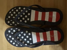 Capelli New York American Flag Womans Flip Flop Sandals Size 9