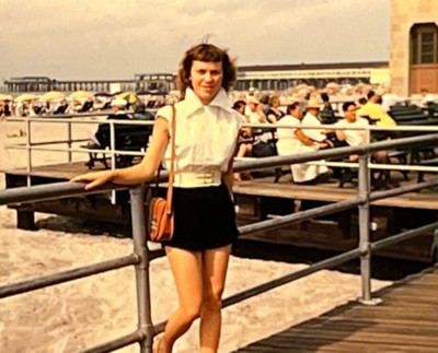 Red Border Slide Vintage Photo Pretty Young Woman Beach Boardwalk Nice Legs Pier