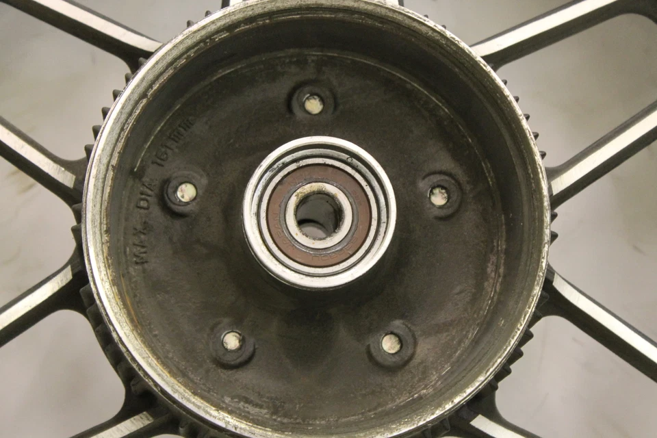 Llanta trasera Honda Nighthawk 650 Cb650sc 1983 con neumático CB CB650 83 Foto 2 de 4