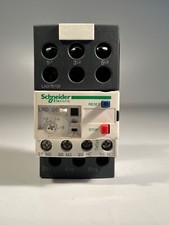 ONE (1) SCHNEIDER ELECTRIC LRD 06 Overload Relay w/ LAD7B106 Mounting Kit (USED)