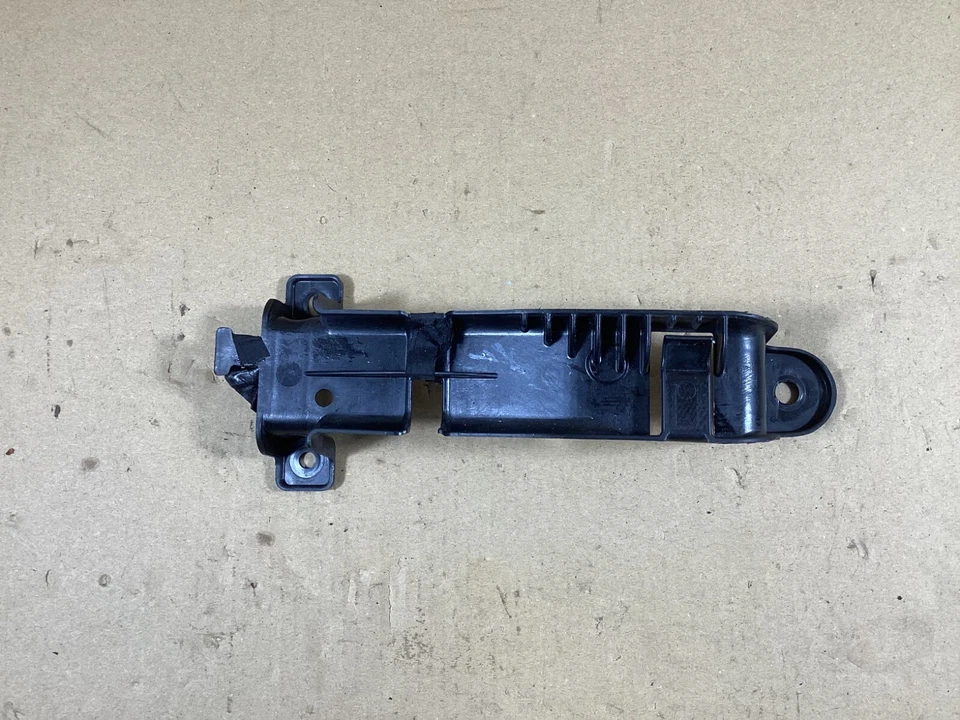 2011-2015 BMW M5 750i 750li INTERIOR COVER TRIM PLASTIC BRACKET 9225996 OEM . - Image 3 of 4