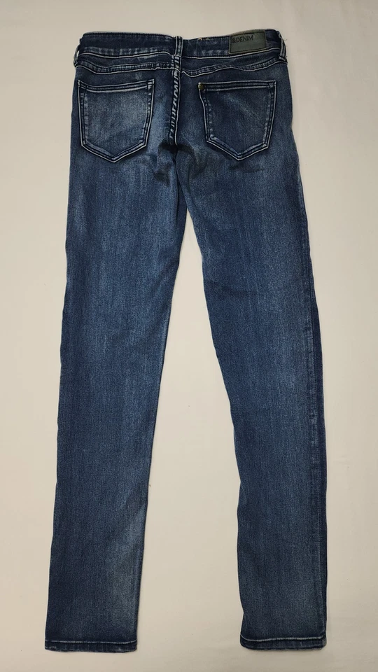 Pantalones de mezclilla elásticos de cintura súper ajustados para mujer H&M & Denim 24/30 CN 160/62A Foto 2 de 4