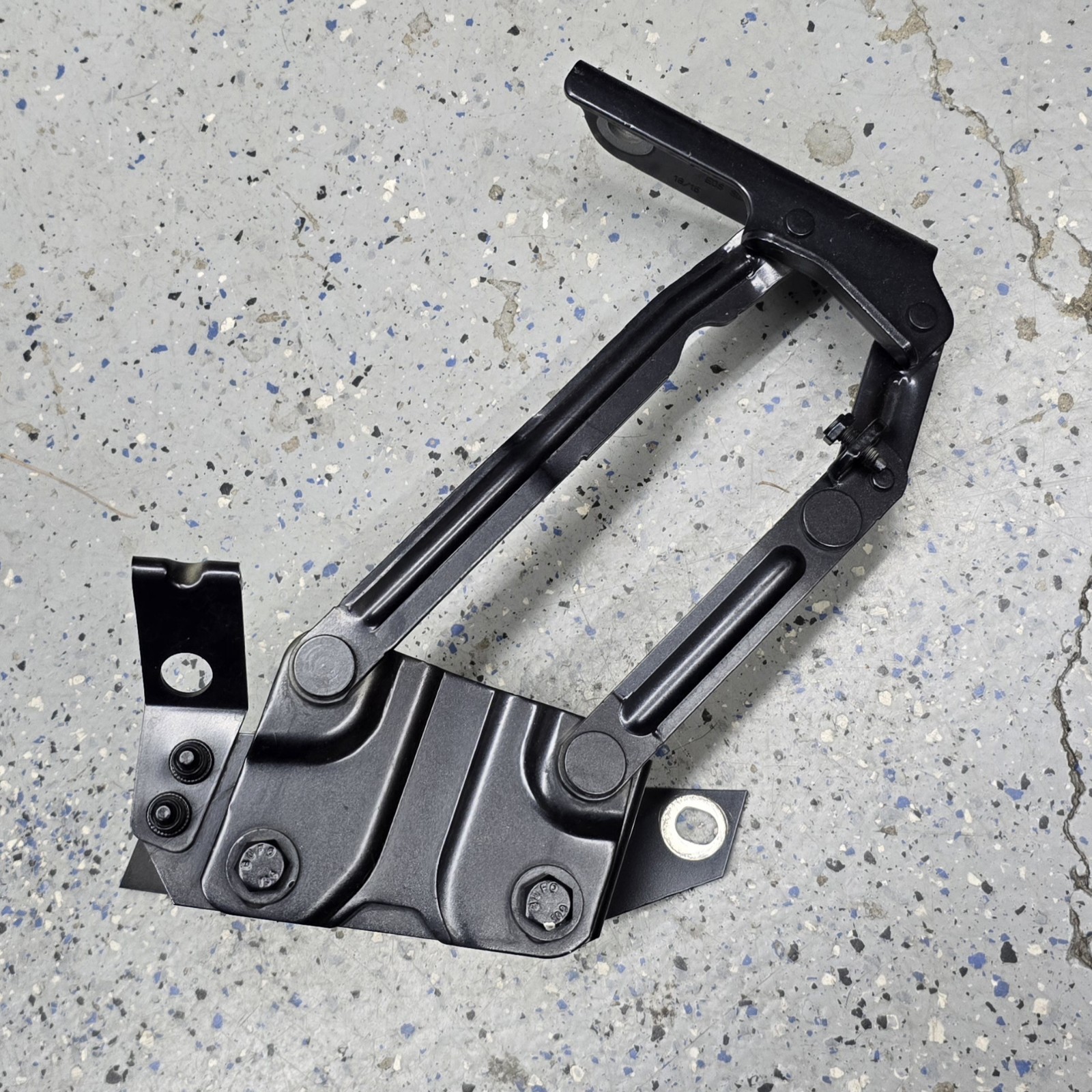 LAMBORGHINI HURACAN FRONT LEFT DRIVER LH HOOD HINGE OEM 4T0823301B BONNET