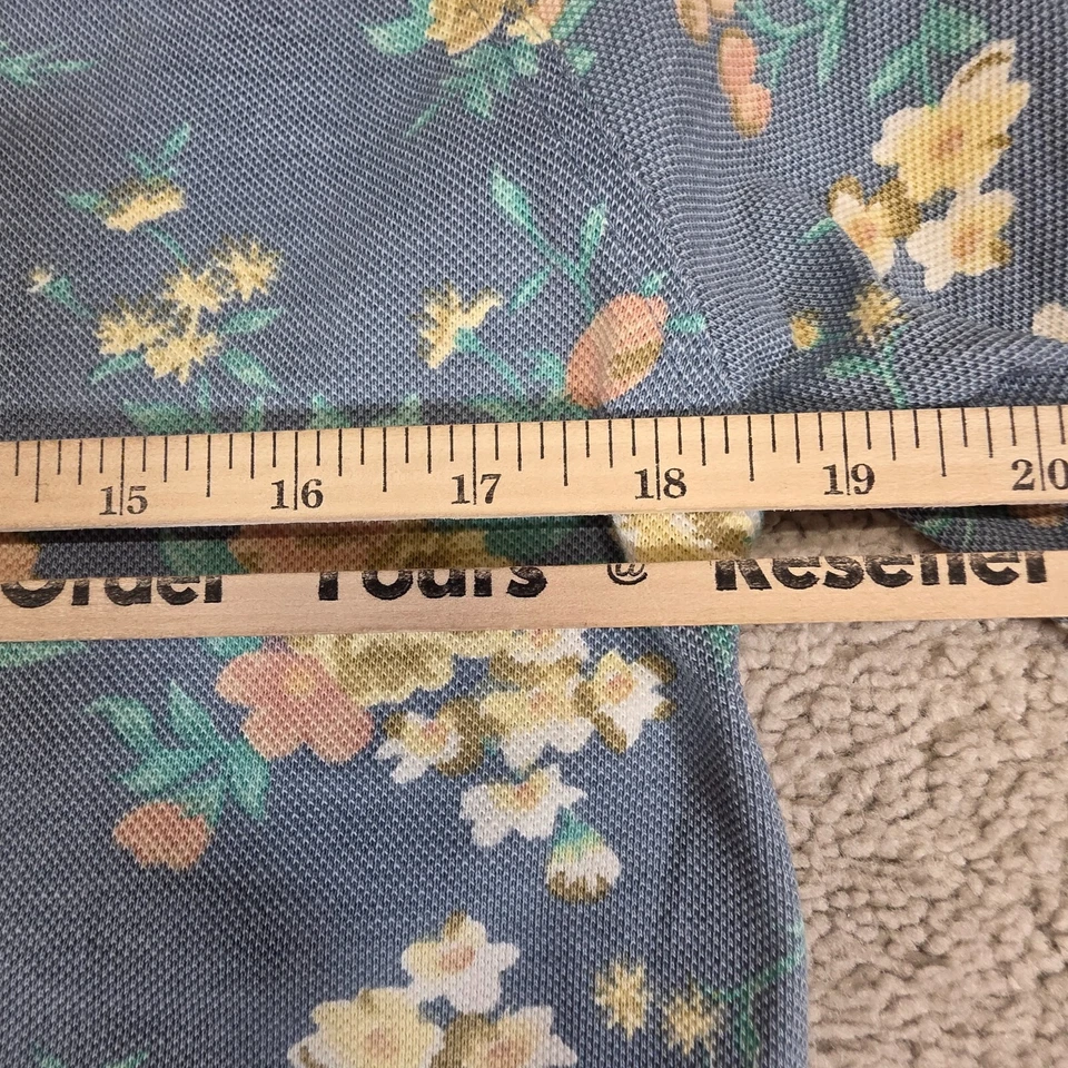 Conjunto de Conjunto Pantalones Cortos y Camisa Floral Mediano Tenis Golf IZOD Club Mujer De Colección Foto 3 de 4