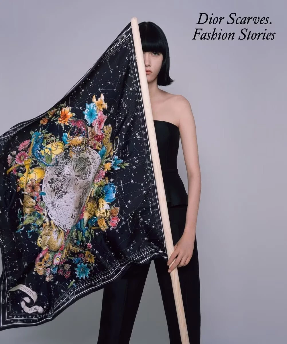 Foulards Dior. Histoires de mode. par Maria Luisa Frisa 9780500297711   Tout neuf