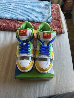Size 5.5 - Nike Dunk Low SB Sandy Bodecker