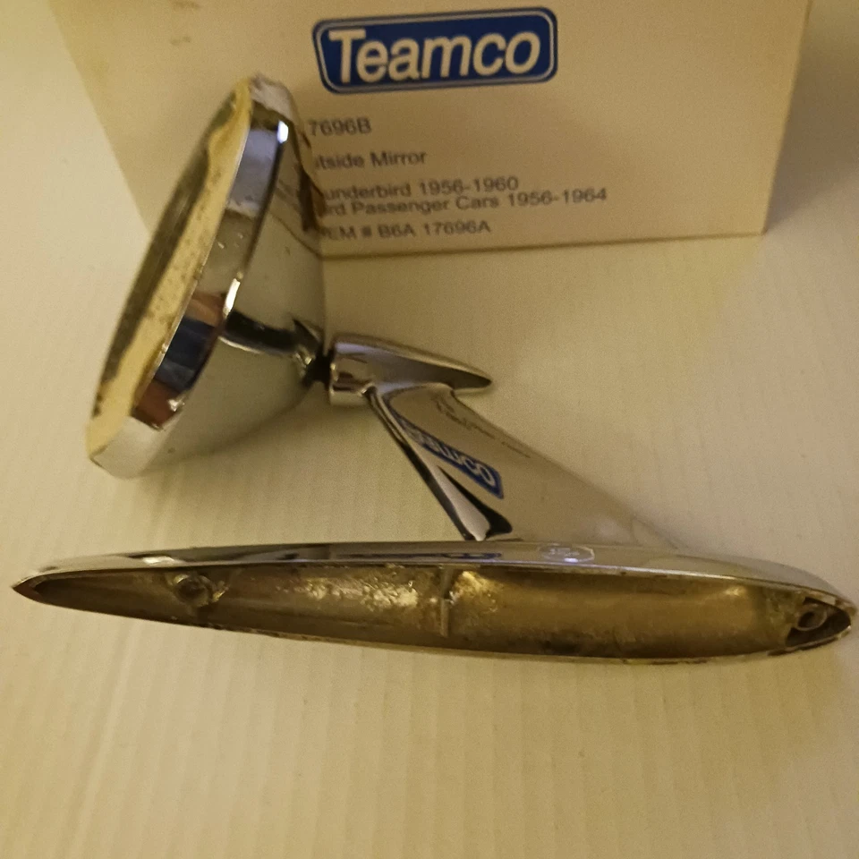 Espejo retrovisor exterior cromado Ford Thunderbird 1956-1960, OEM #B6A 17696A en caja, usado. Foto 3 de 4