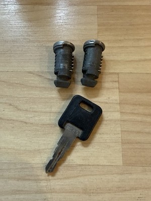 Thule One Key System N083 OEM Set of 2 Lock Cylinder Cores with 1 Key