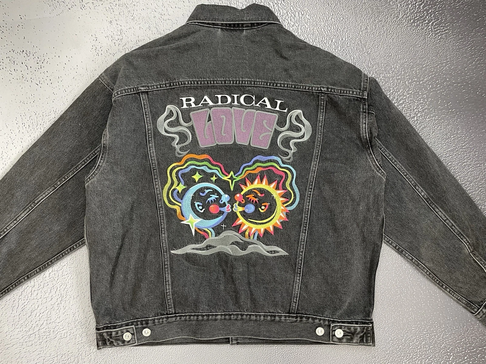 Men's Levi's Gray Pride Liberation Radical Love Denim Trucker Jacket Size Medium