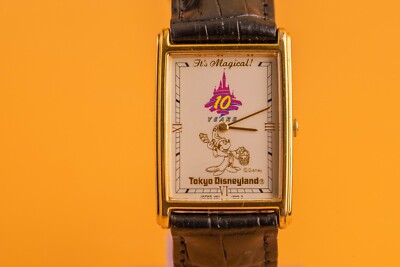 Seiko Tokyo Disneyland 1993 Ref.V501-5G40 36x26mm Gold Plated Mens