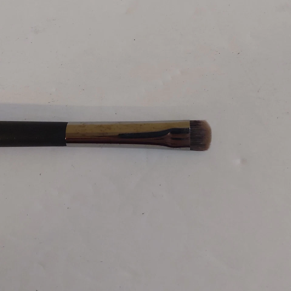 NEW 6.5" IT Cosmetics  Heavenly Luxe No Tug Dual Airbrush Eyeshadow 2 in 1 #5 - Imagem 3 de 4